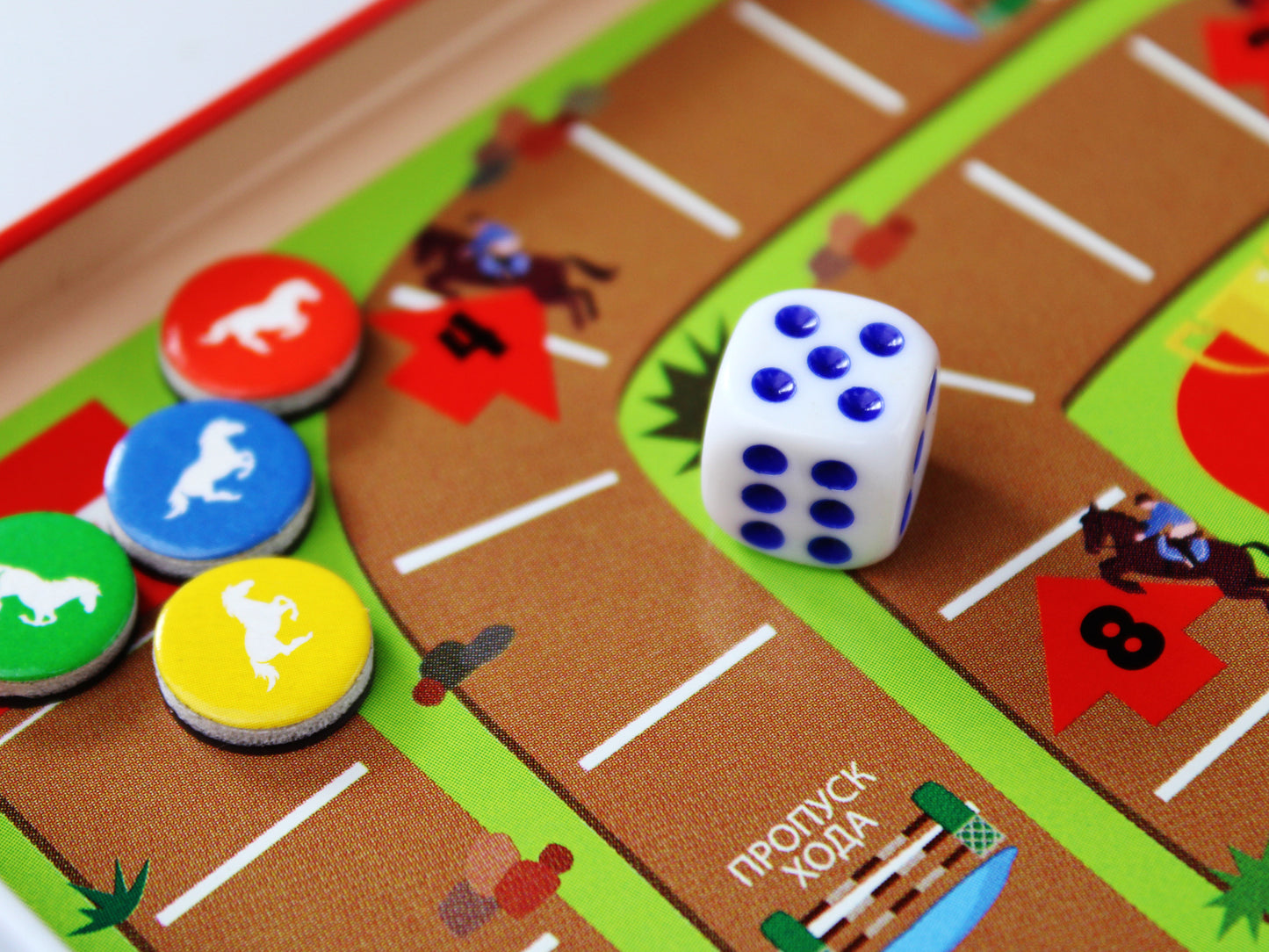 Игра магнитная в жестяной коробочке "Большие гонки. Скачки"