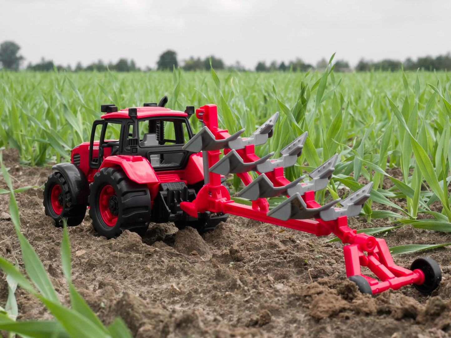 Полесье. Трактор "Belarus" с плугом арт.91338