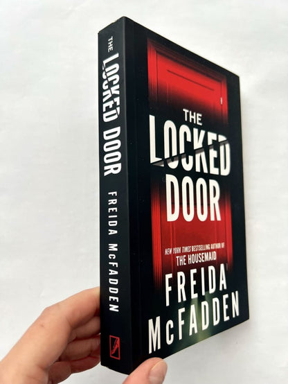 The Locked Door (Запертая дверь)