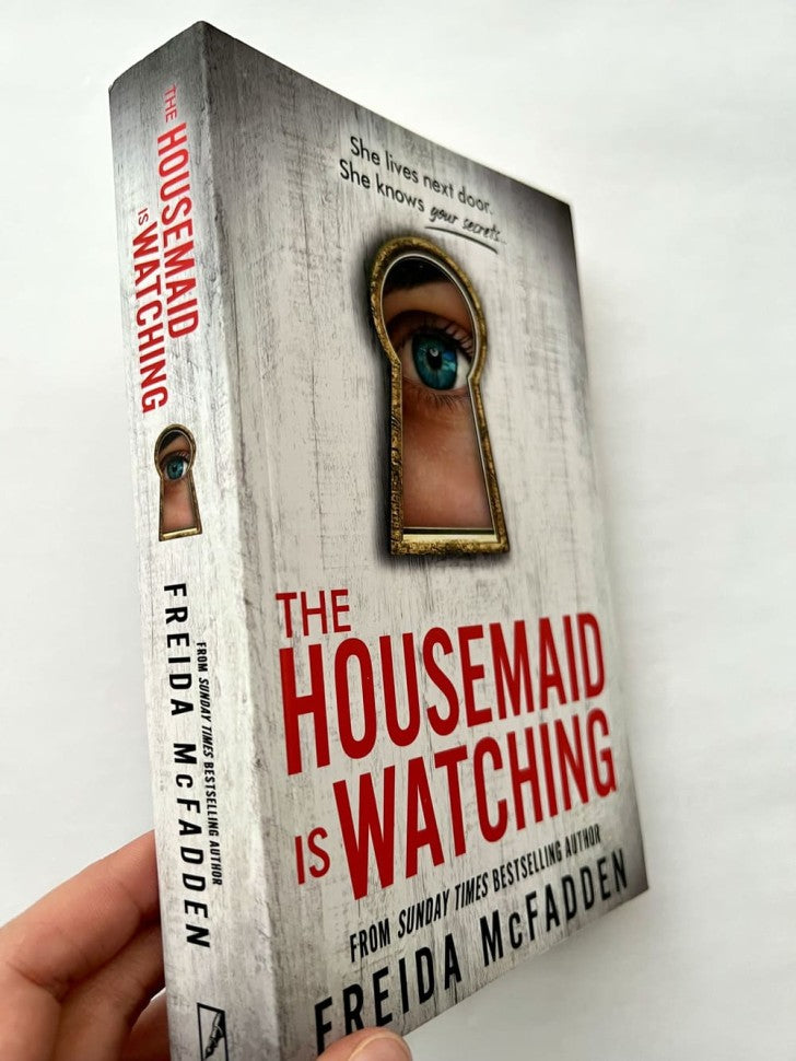The Housemaid Is Watching (Горничная наблюдает)