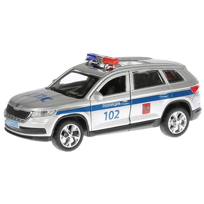 La machine en métal "SKODA KODIAQ ПОЛИЦИЯ", d'une durée de 12 cm, s'ouvre à deux, un bagage, un moteur. Parc technologique dans le cor.2*36шт