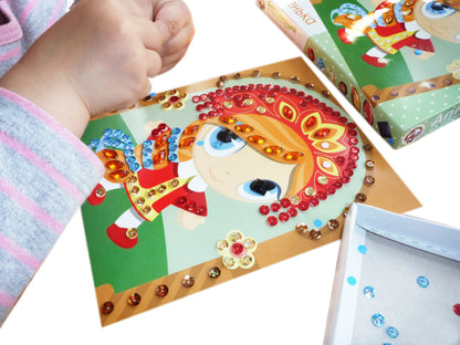 01518 Аппликация из пайеток и страз. Дашенька