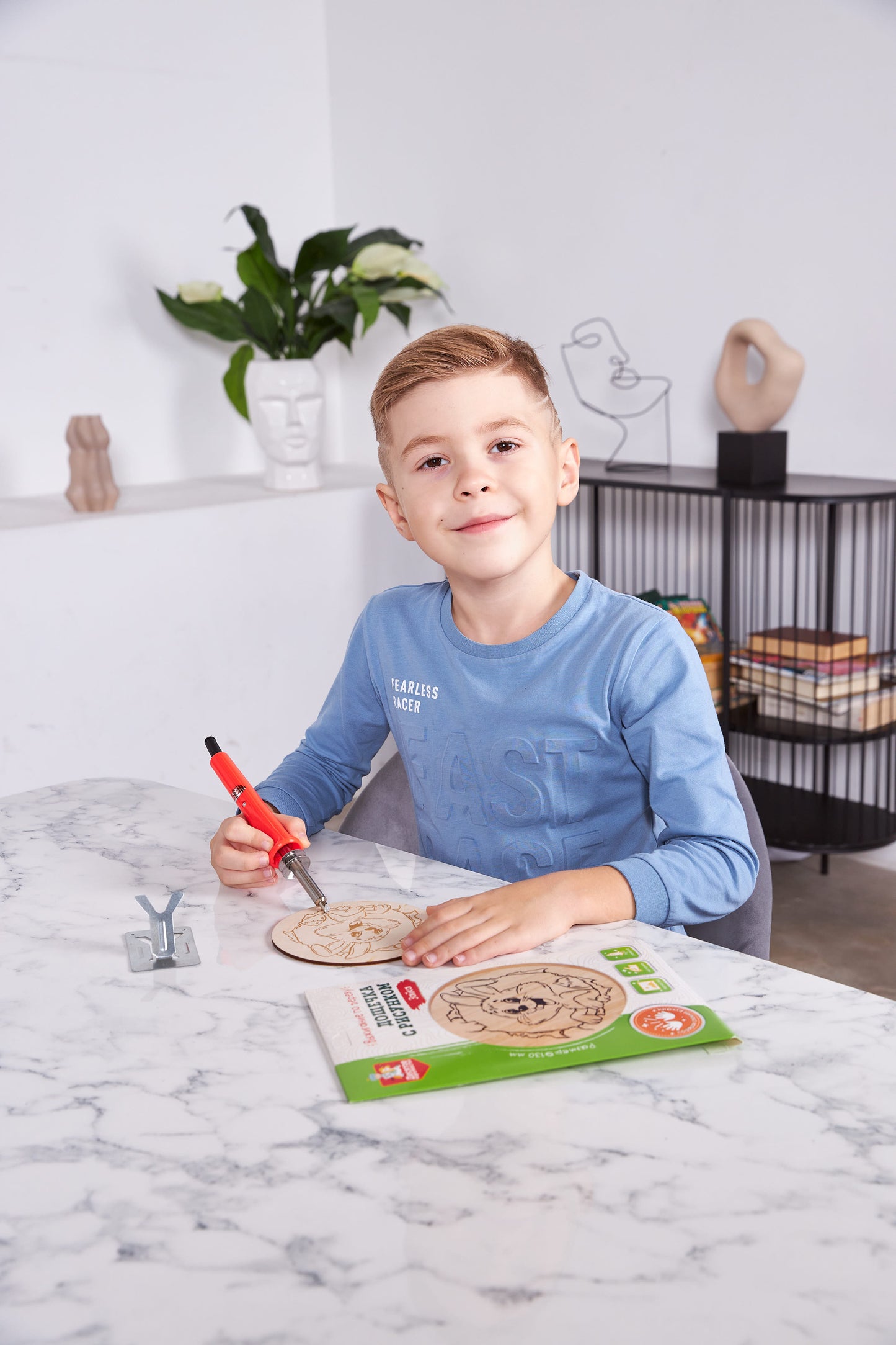 Выжигание по дереву. Дощечка для выжигания "Зайка" (круг 130 мм, конверт)