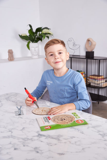 Выжигание по дереву. Дощечка для выжигания "Зайка" (круг 130 мм, конверт)