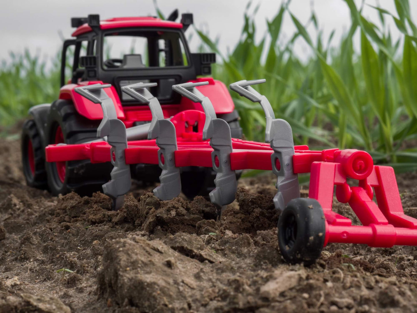 Полесье. Трактор "Belarus" с плугом арт.91338