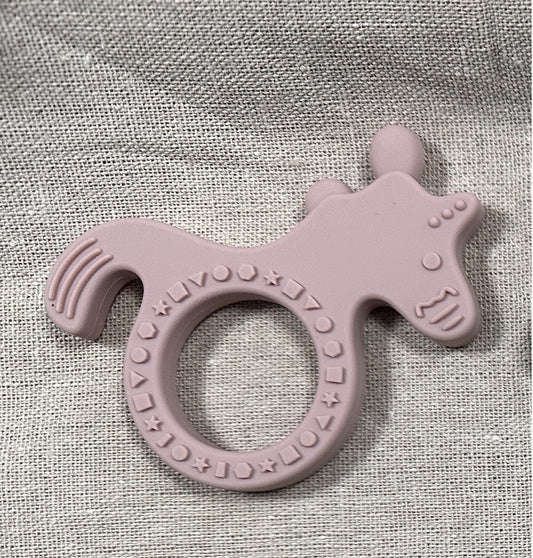 Angel dreams. SK2004-2 Прорезыватель силиконовый "Морской конек" (пыльная роза)