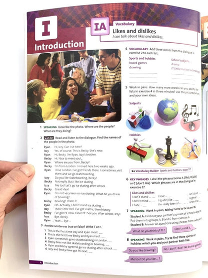 Solutions Pre-Intermediate (3rd)S.B/W.B+DVD