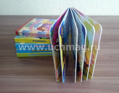 Что такое хорошо и что такое плохо. Владимир Маяковский. Литературно-художественное издание для чтения родителями детям. 12 стр. (Картон, 108*150мм)