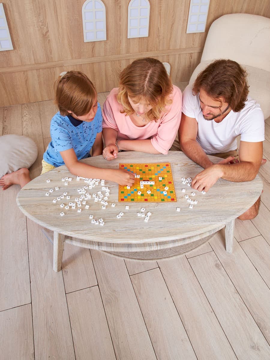 00309 Игра Словодел (настол. игра в слова)