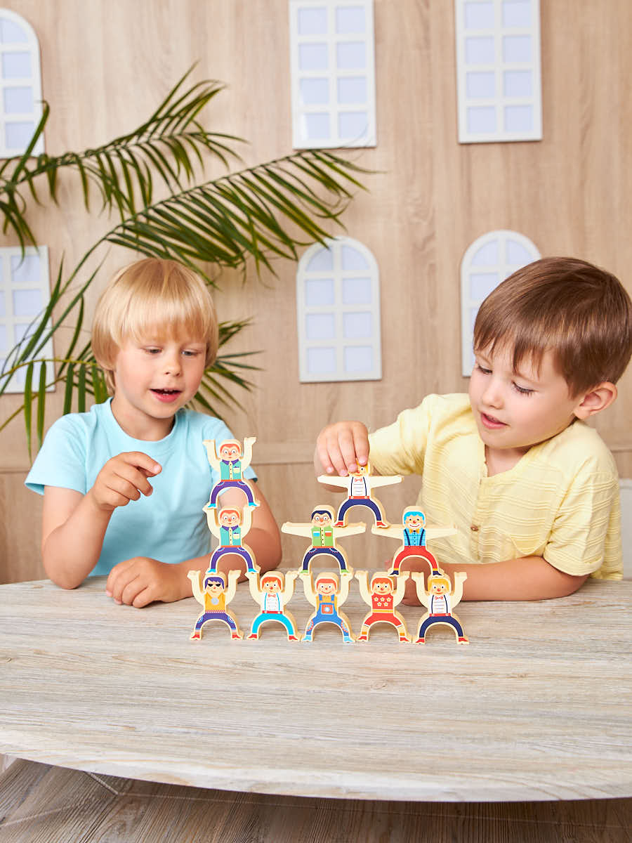 Jeux de jouets pour bébés, série "Акробаты", 24 pièces