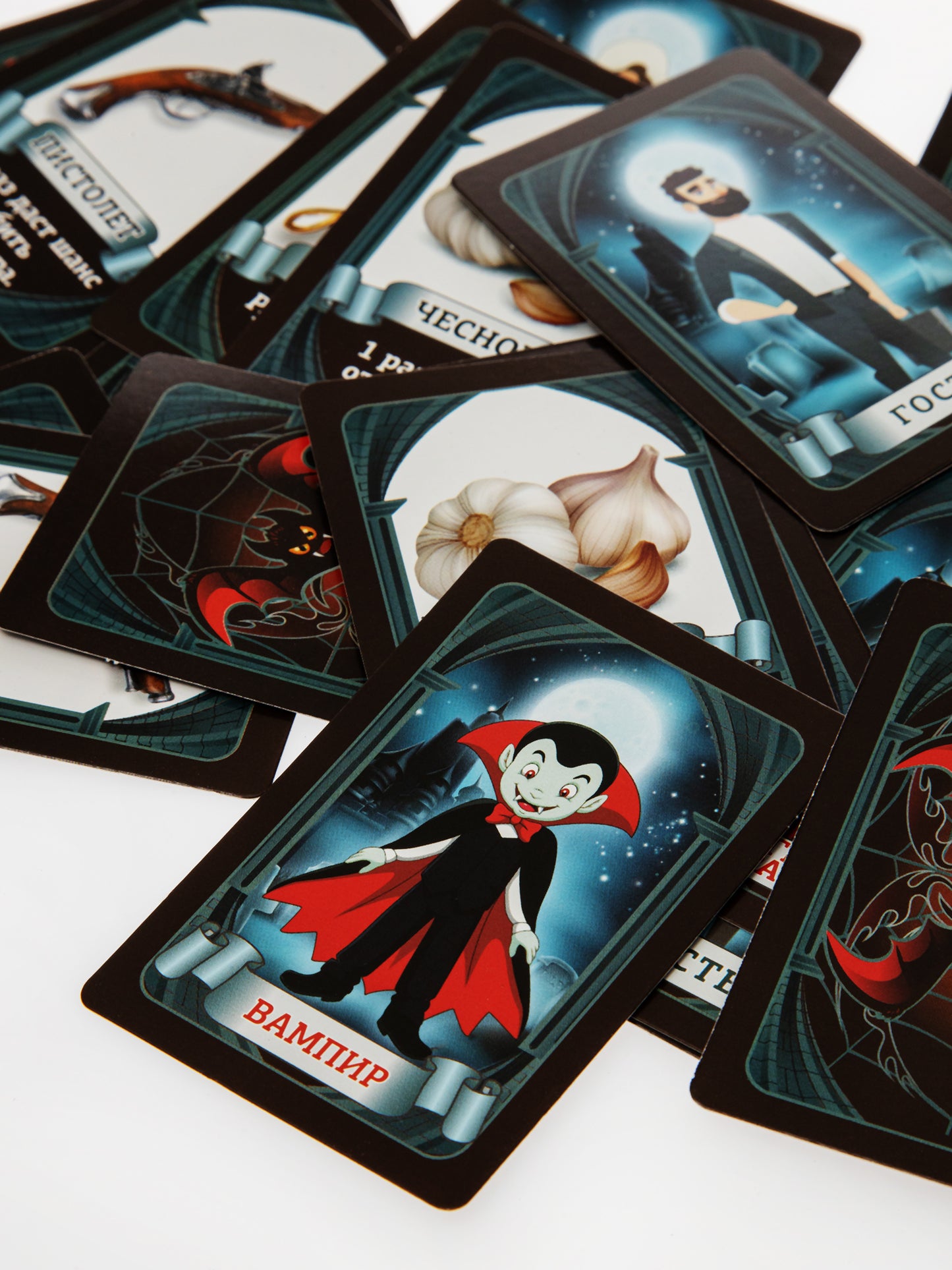 Jeu de cartes "Вампирская мафия" (28 cartes)
