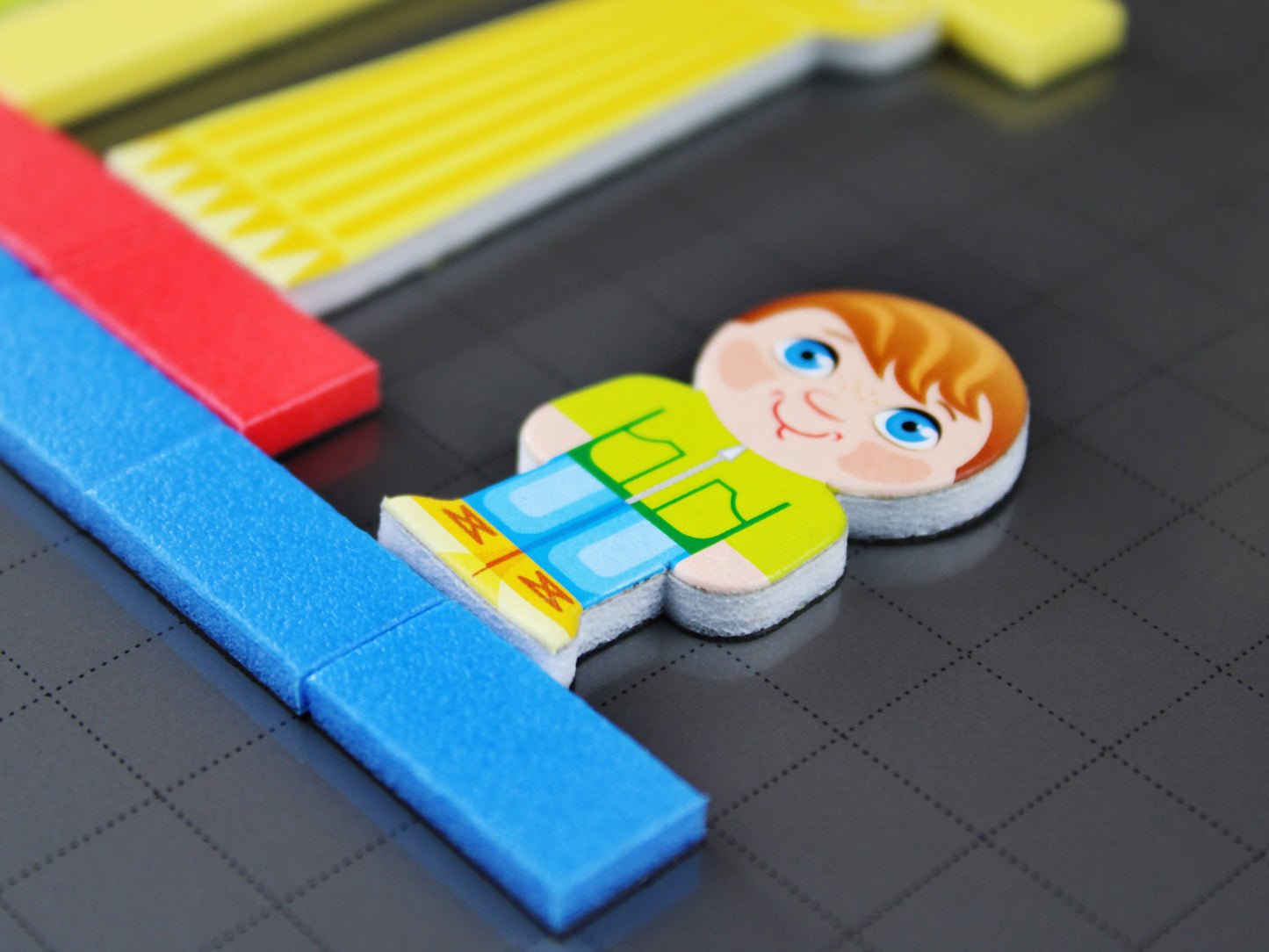 Мозаика магнитная. Веселый городок (5 цветов, 220 магнитных фишек, 30 дополнительных элементов)