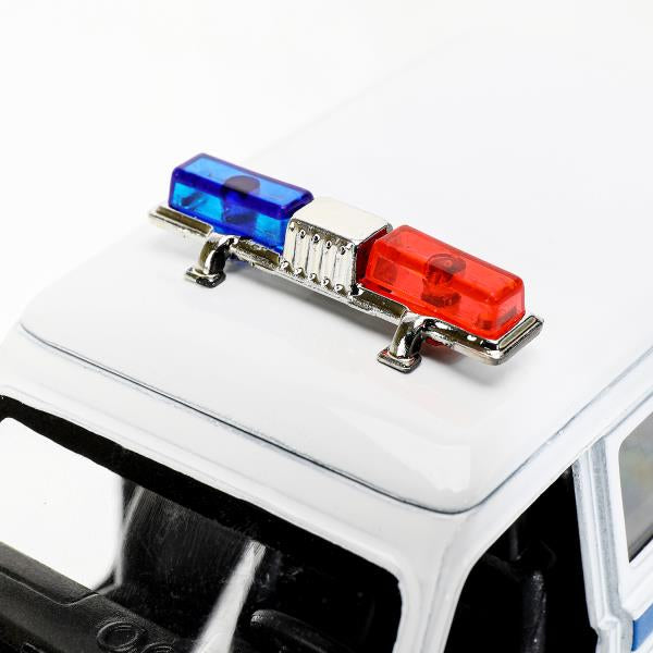 Machine en métal pour véhicule LADA 4x4 2131 ПОЛИЦИЯ 12,8 см, двер, баг, инр, кор.. Технопарк в кор.2*36шт