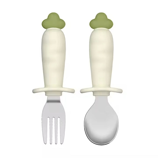 Angel dreams. SK2011-2 Набор детских столовых приборов в виде морковки "Ложка+вилка" (цвет молочный)