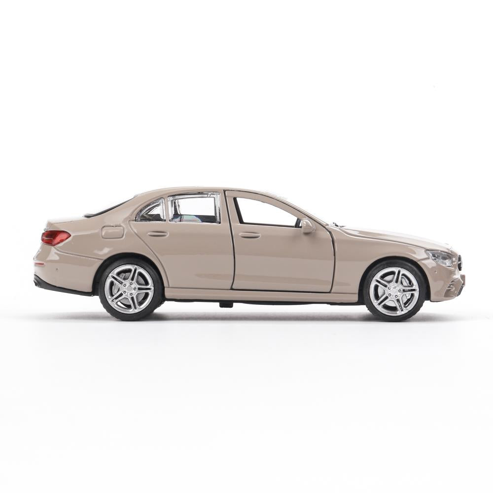 Машина металл MERCEDES-BENZ classe e amg 12см, дв,баг,ин,золотистый, кор. Parc technologique dans le cor.2*36шт
