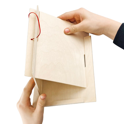 Кормушка для птиц деревянная (весенний рисунок)