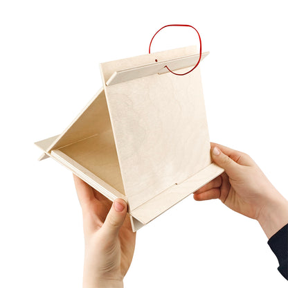 Кормушка для птиц деревянная (весенний рисунок)