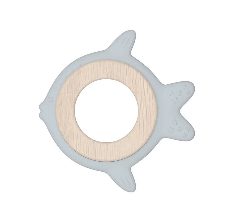 Angel dreams. SK2020 Прорезыватель силиконовый с деревянным кольцом "Рыбка" (голубой)