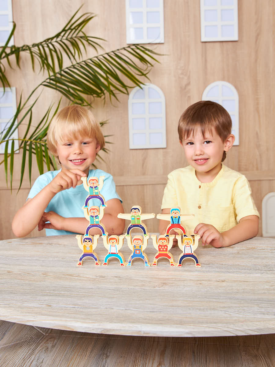 Jeux de jouets pour bébés, série "Акробаты", 24 pièces