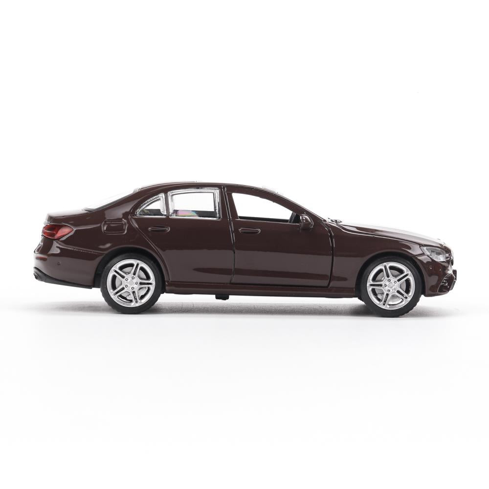 Машина металл MERCEDES-BENZ classe e amg 12см, дв,баг,ин,бордовый, кор. Parc technologique dans le cor.2*36шт