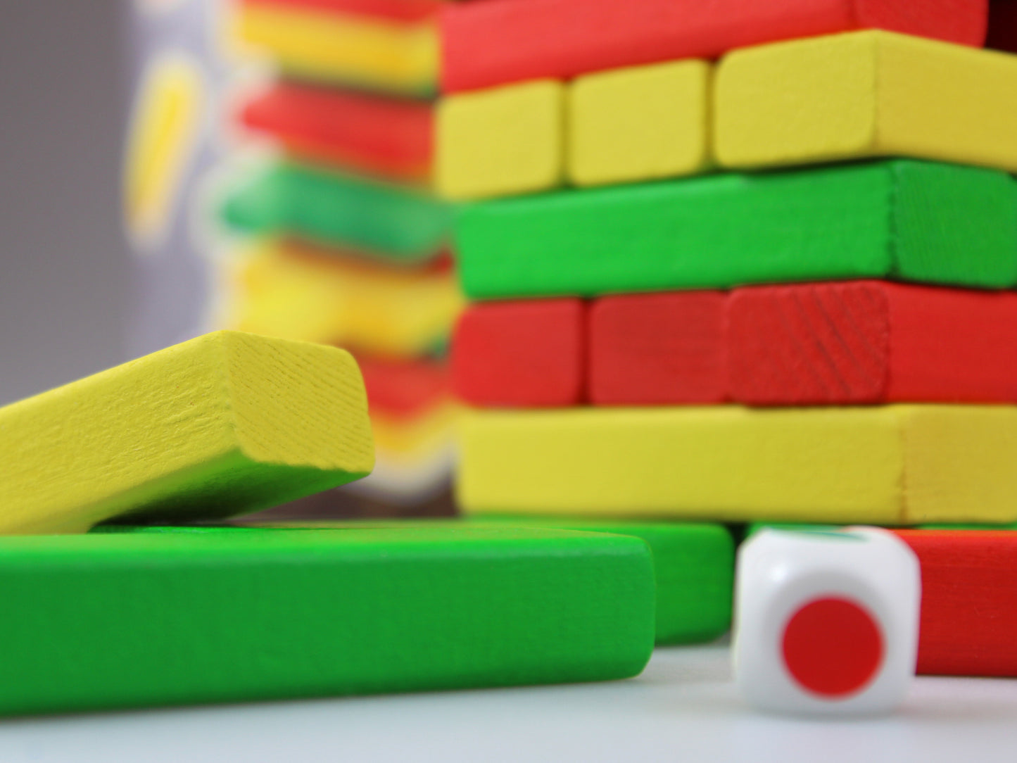 Игра настольная для детей и взрослых Башня "Брусок" цветная (тубус)