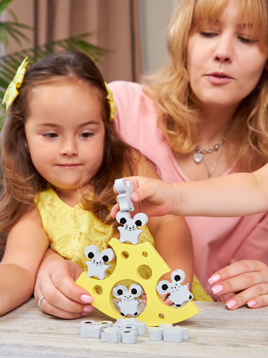 Jeux de jouets pour bébé "Мышиные качели"