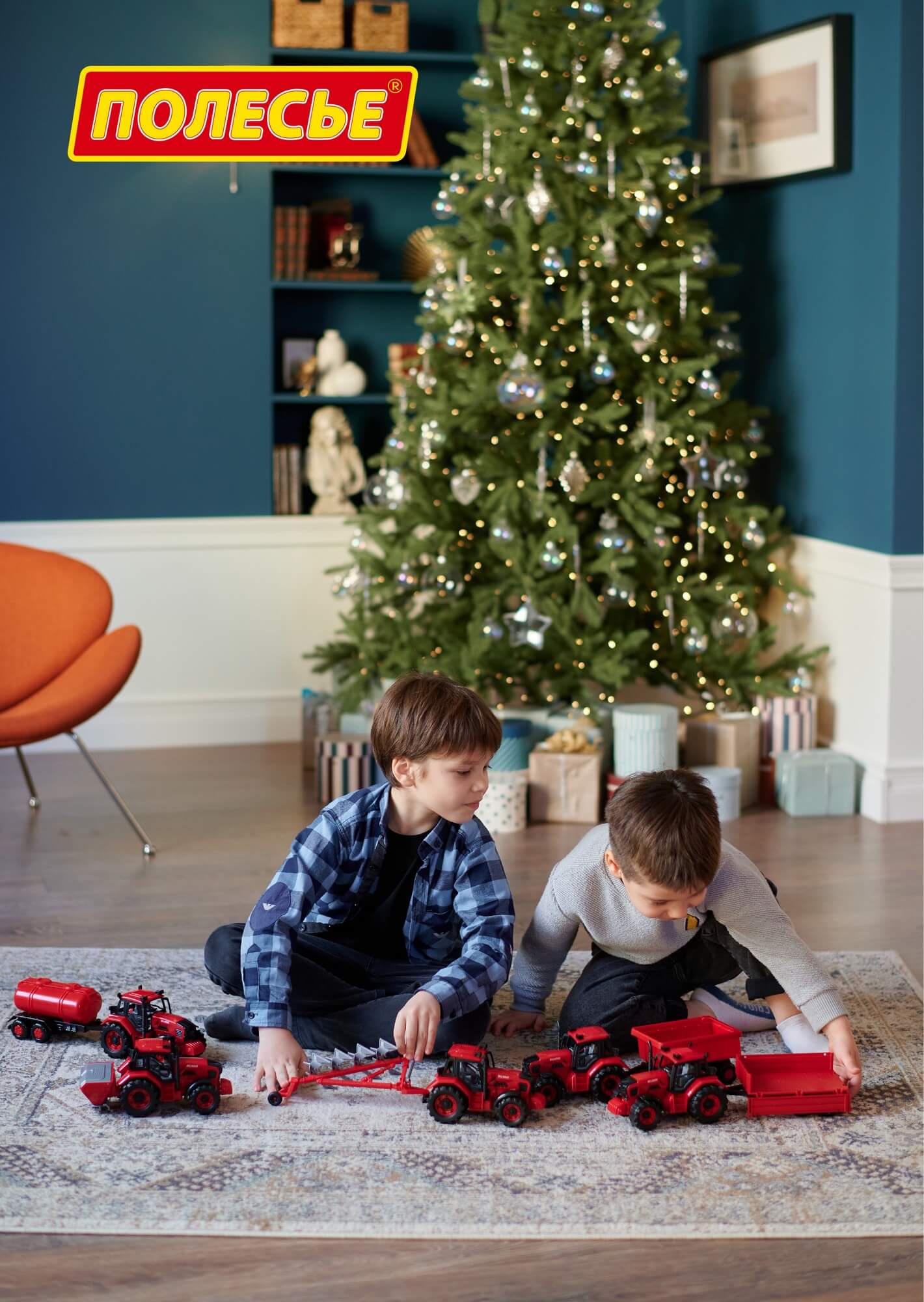 Полесье. Трактор "Belarus" с плугом арт.91338